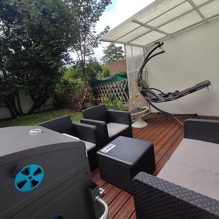Апартаменты Chambre Prive Dans Une Maison Avec Terrasse Et Jardin Salles De Bain Partagees Лилль Экстерьер фото